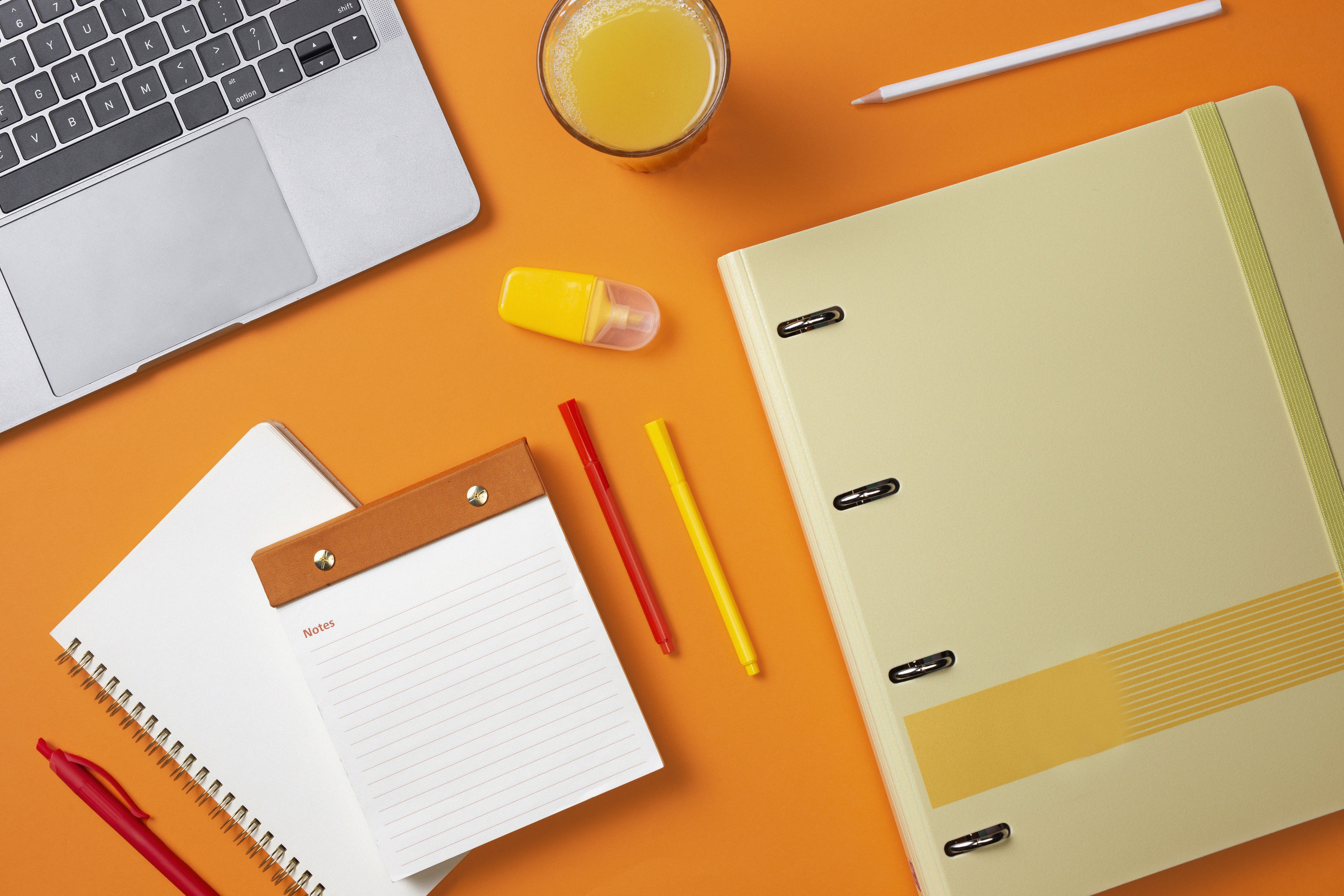 Artículo De la saturación docente a la eficiencia digital: El nacimiento de Guide Wizard de EDF